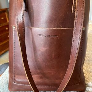 Portland cross body tote